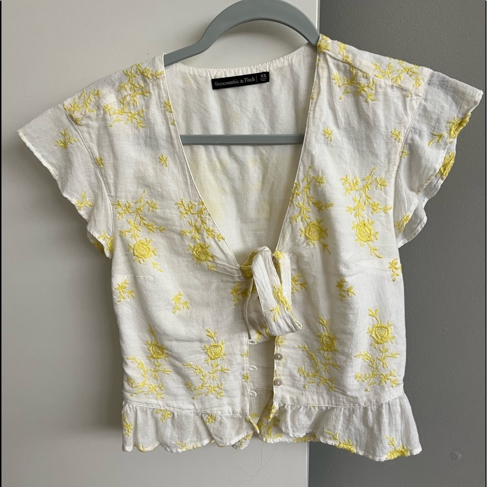 Abercrombie and Fitch Embroidered Blouse Women’s